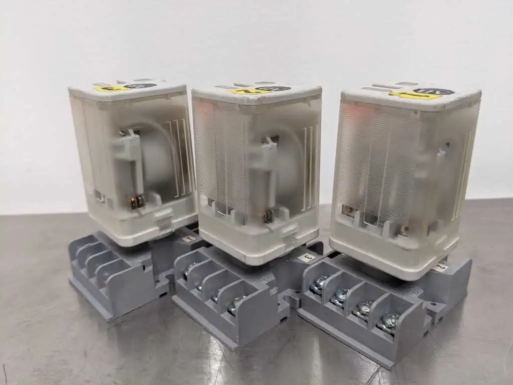 3 Pack Allen-Bradley 700-HA32Z24 Relay with Socket Base 1/6, 1/4, 1/3HP - Image 3