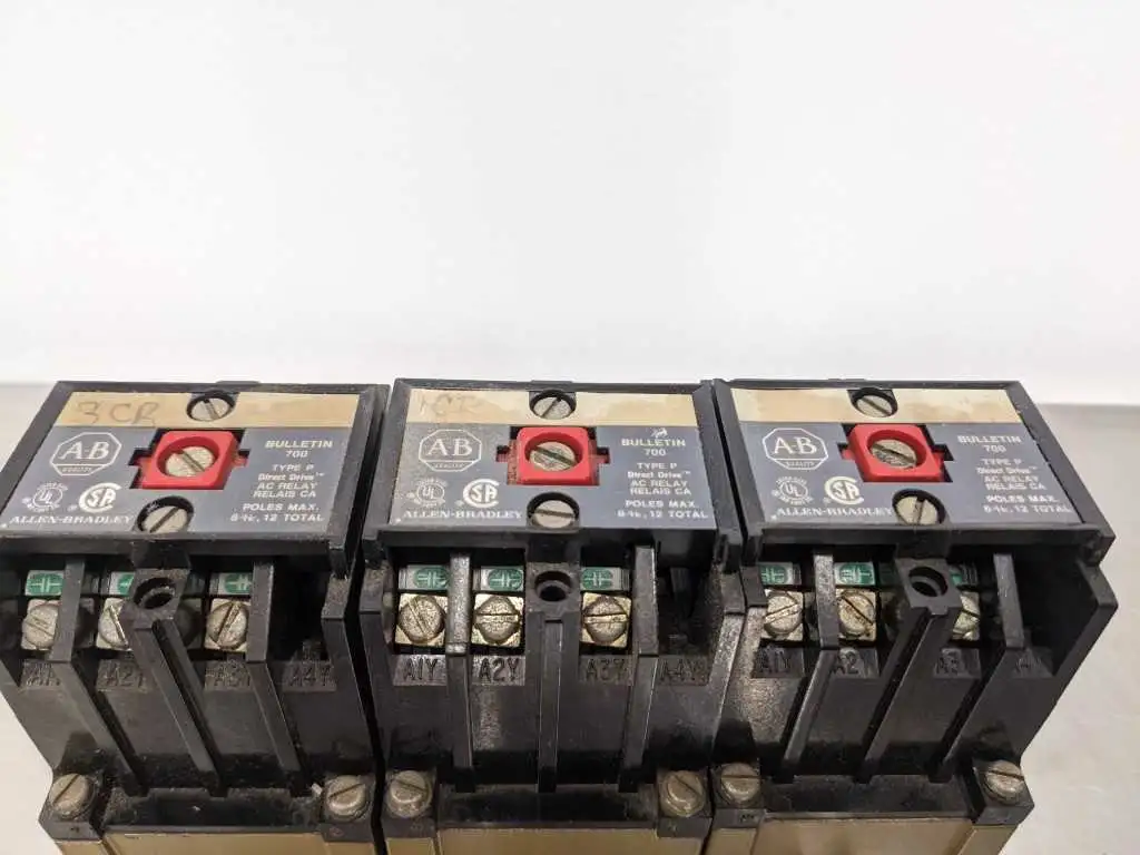 3 Pack Allen-Bradley 700-P200A1 AC Relay Ser A 3 Pole - Image 6