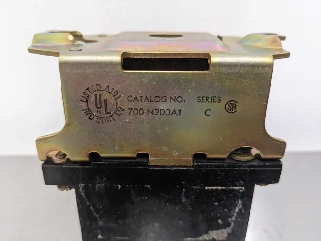 Allen-Bradley 700-N200A1 Contactor Relay Ser C 120-300, VAC 3 Pole - Image 7