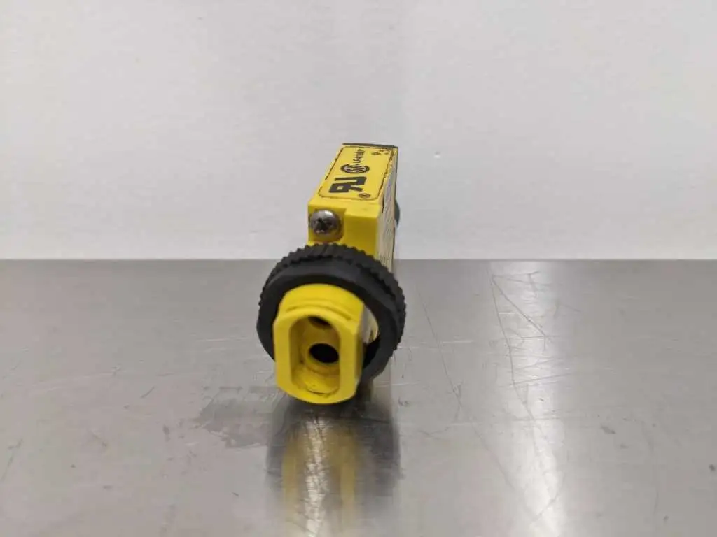 Banner SM312FQD Mini-Beam Photoelectric Sensor 10-30, VDC - Image 2