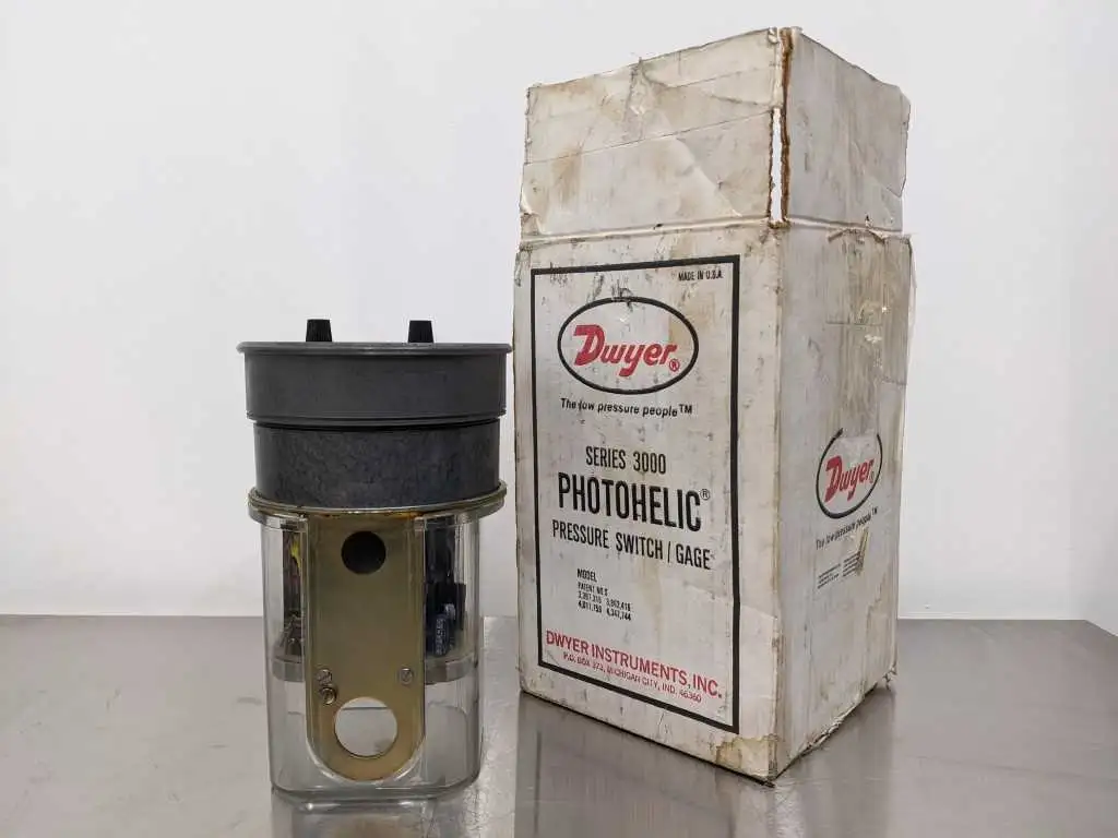 Dwyer 3080 Photohelic Pressure Switch Gage 25 PSIG - Image 10