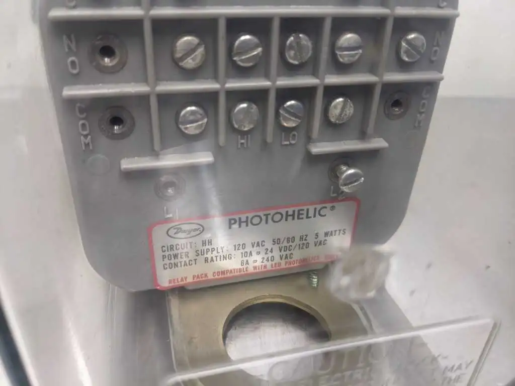 Dwyer 3080 Photohelic Pressure Switch Gage 25 PSIG - Image 5
