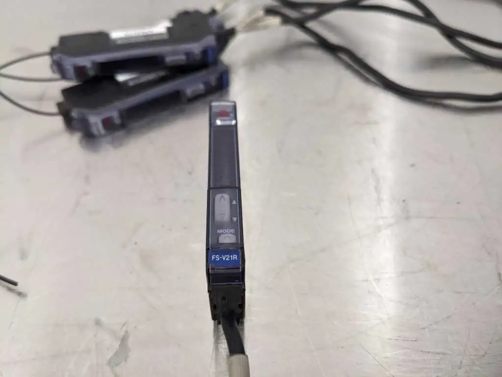 4 Pack Keyence FS-V21R Photoelectric Fiber Optic Amplifier - Image 5