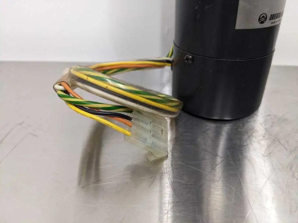 Oriental Motor PB206-201 Reversible Motor 100, V 5.6, 6.0 2GK60K Gear Head - Image 2