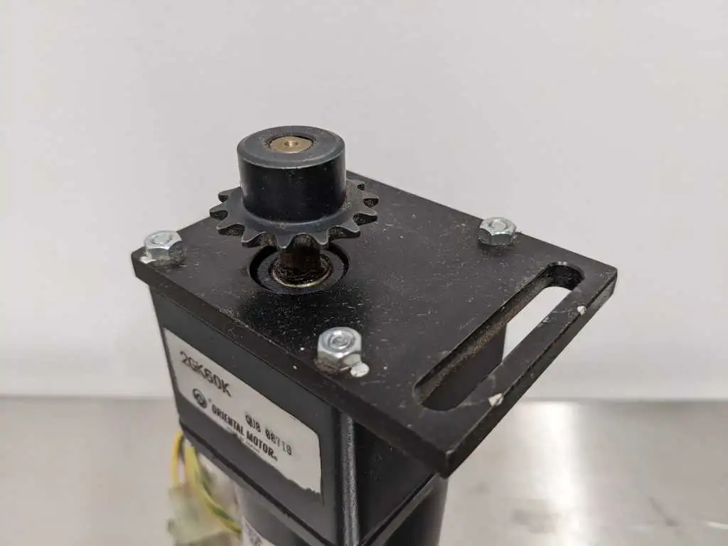 Oriental Motor PB206-201 Reversible Motor 100, V 5.6, 6.0 2GK60K Gear Head - Image 4