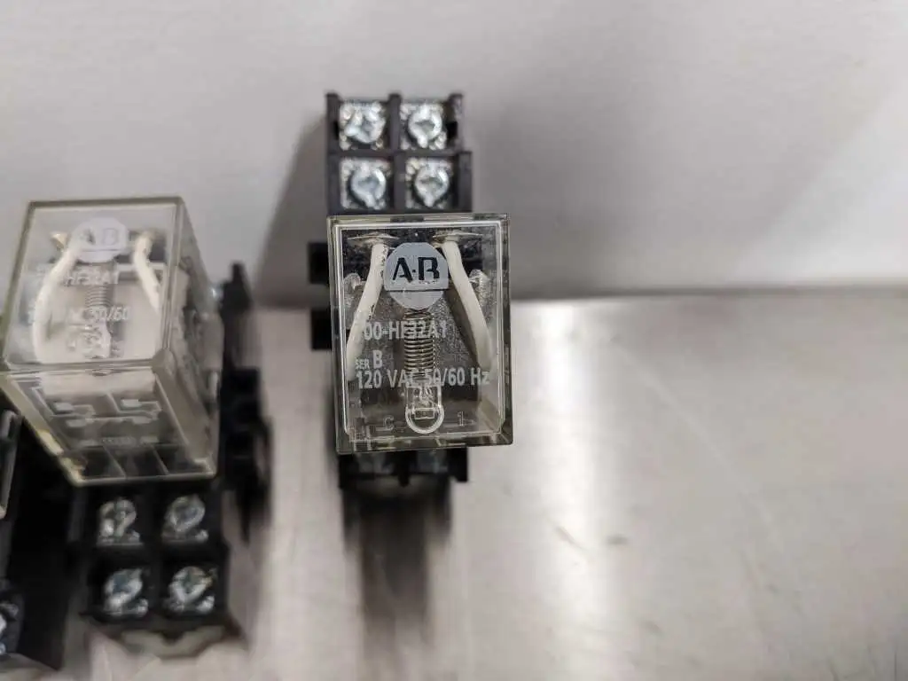 5 Pack Allen-Bradley 700-HF32A1 Relay with Socket Base 700-HN116 120 VAC 10A - Image 5