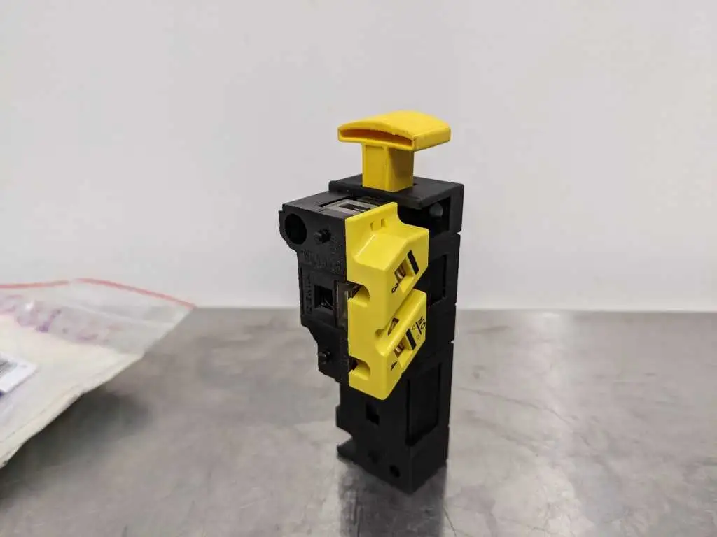 General Electric 105CI10 CEMA Interlock Switch - Image 5