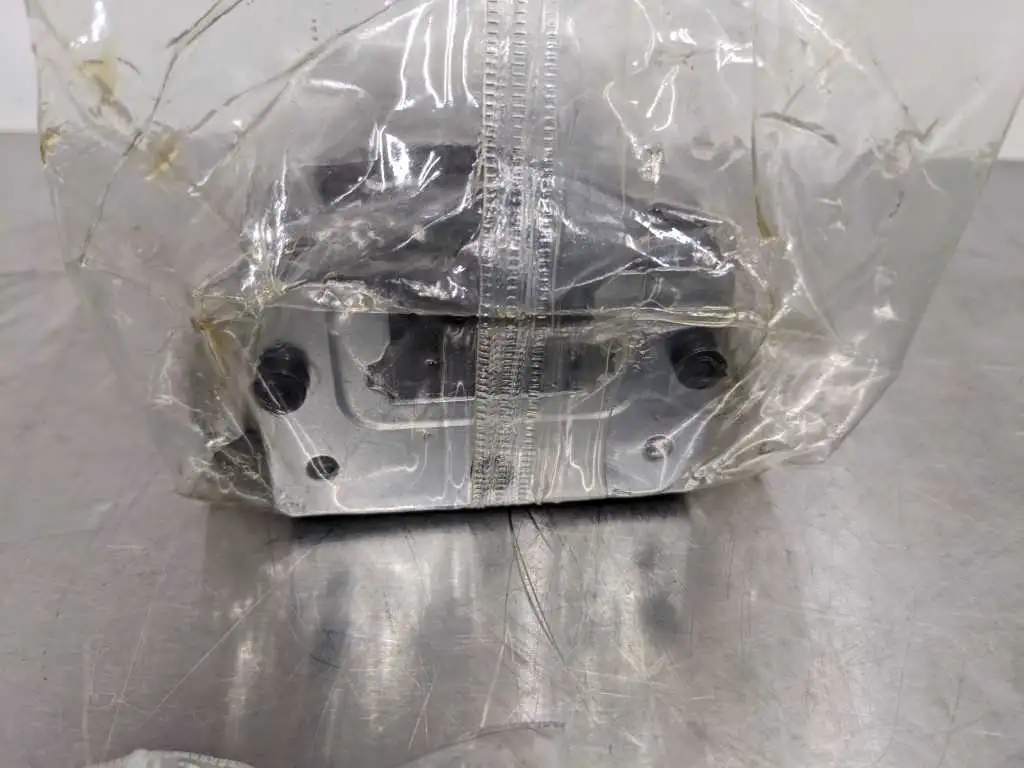 THK SHS35C1QZZZE Linear Guide Carriage Bearing Block UIE06270 - Image 4