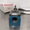 Micro Switch 6LS2-L Precision Limit Switch Honeywell 10A-125, 250, 480 VAC - Image 4