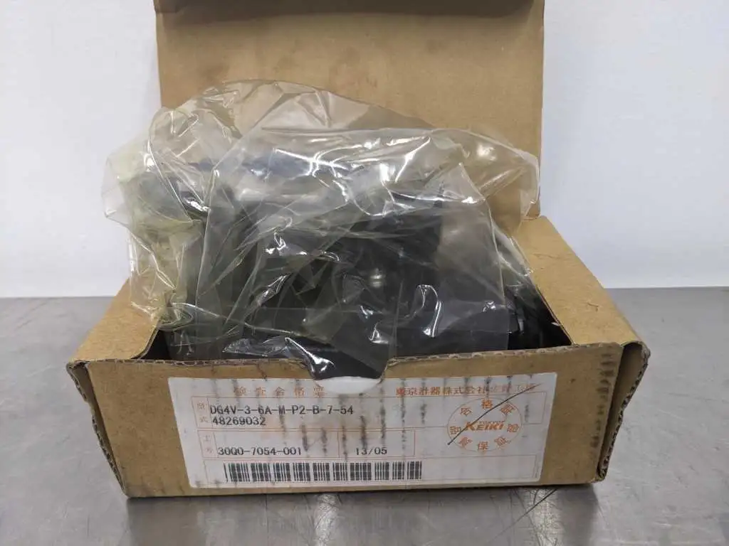 Tokyo Keiki DG4V-3-6A-M-P2-B-7-54 Directional Control Valve - Image 8