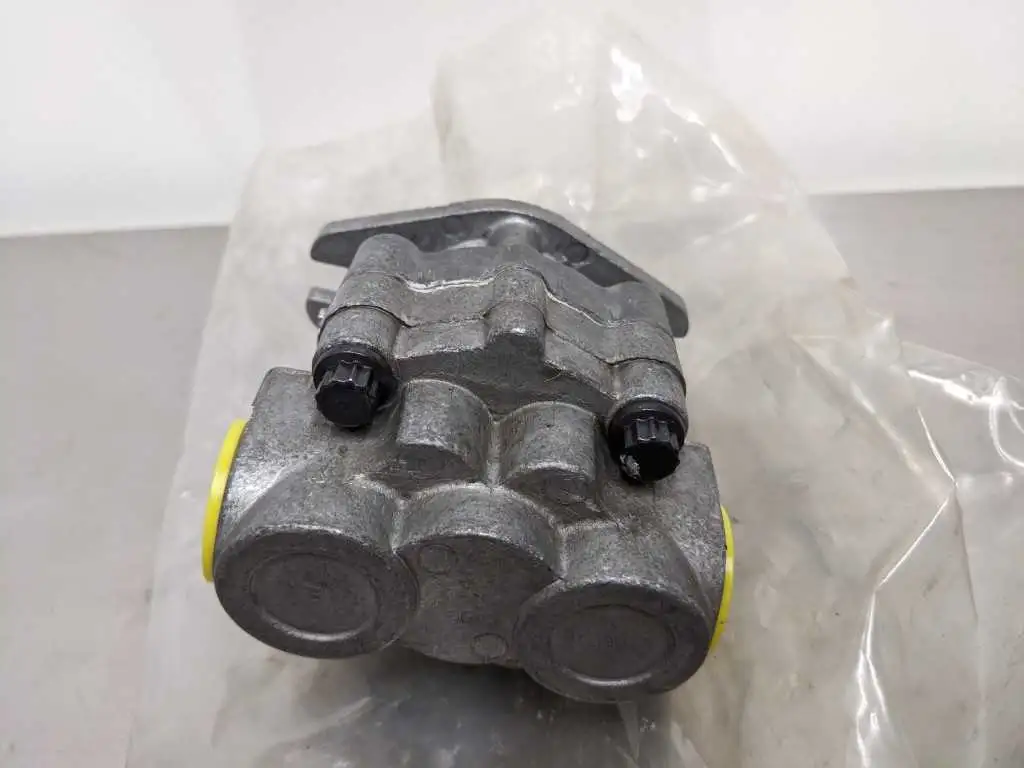 Parker MGG20025 CA1B3 Hydraulic Motor - Image 3