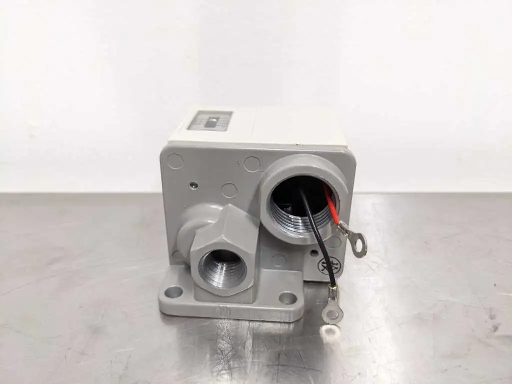 SMC IS3000-N02L5 Pressure Switch - Image 3