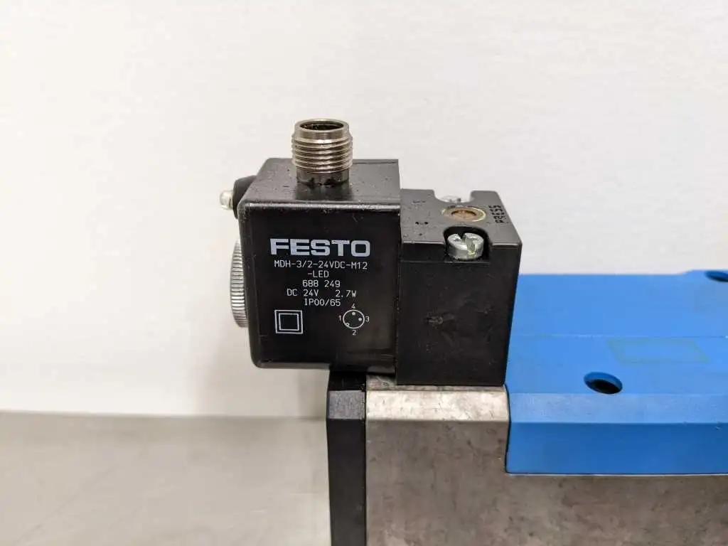 Festo MDH-5/2-D-3-FR-M12-C Air Solenoid Valve MDH-3/2-24VDC-M12-LED Pilot Valve - Image 2