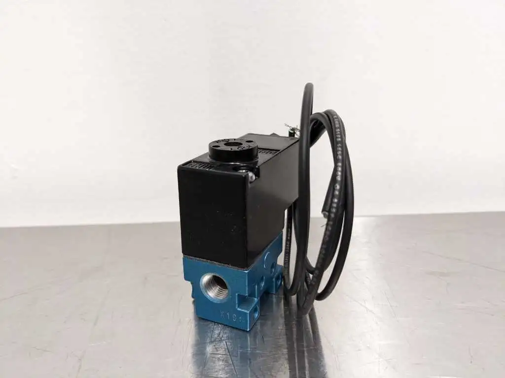 MAC 111B591CA Solenoid Valve New in Box - Image 3