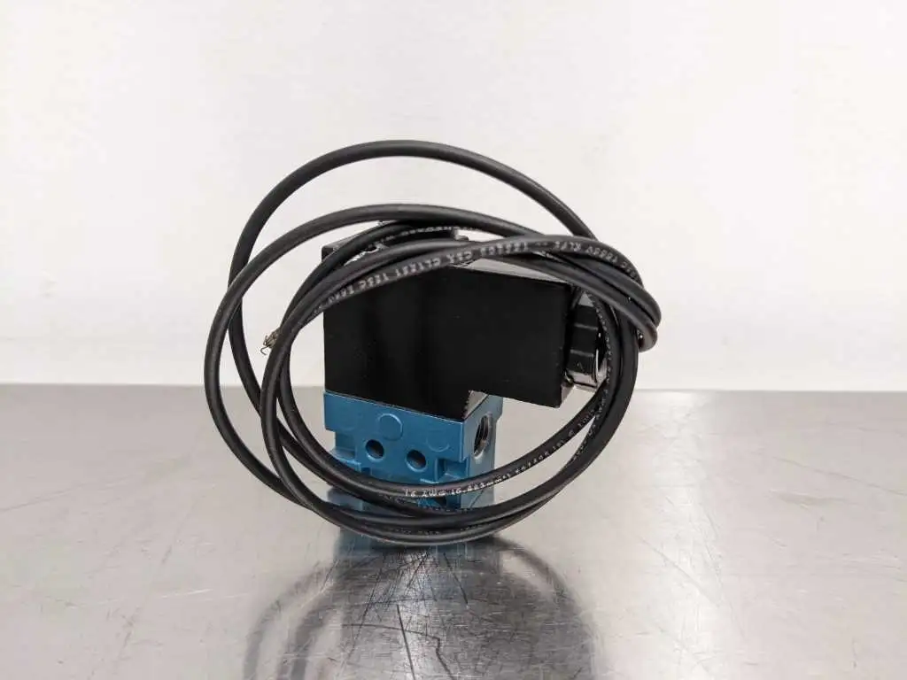 MAC 111B591CA Solenoid Valve New in Box - Image 4