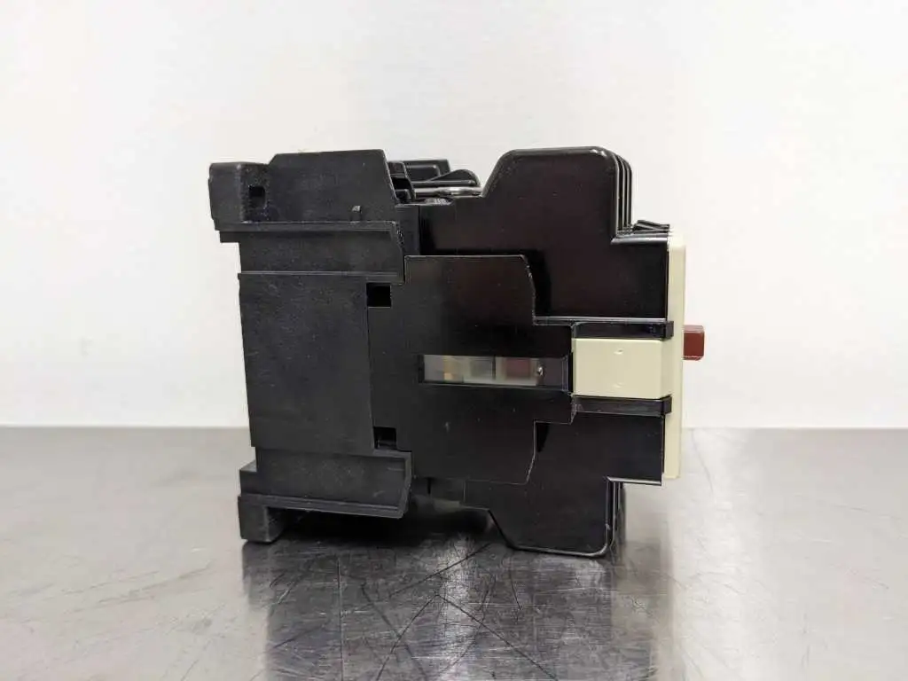 Fuji SC-1N/UD Magnetic Contactor 2NO 2NC 2NCOTO - Image 3