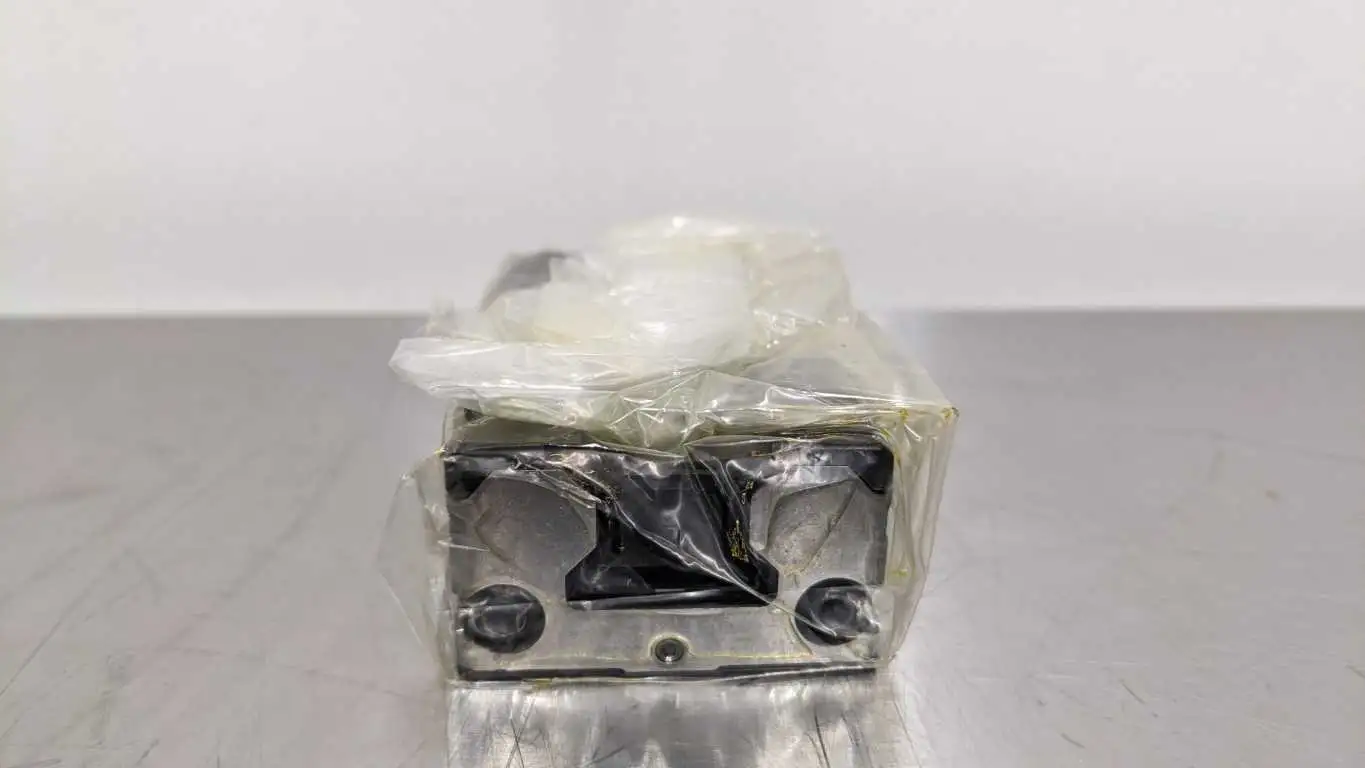 Rexroth R162289420 Ball Runner Block Carbon Steel KWD-020-SNS-C0-N-1 - Image 3