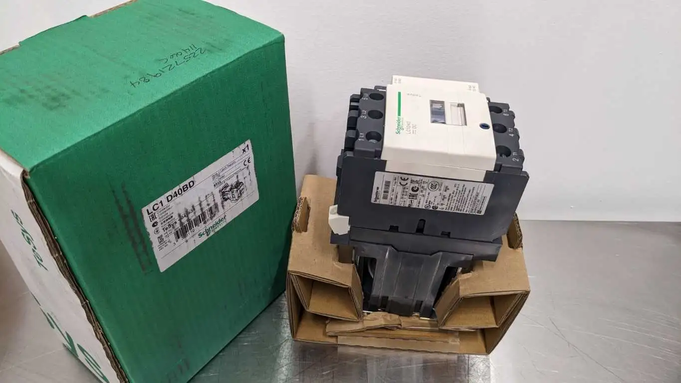 Schneider Electric LC1D40BD Contactor - Image 2