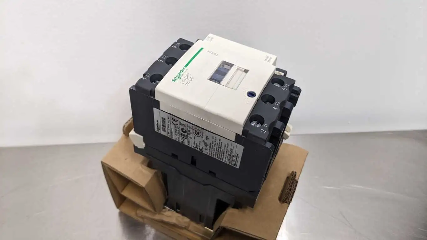 Schneider Electric LC1D40BD Contactor - Image 3