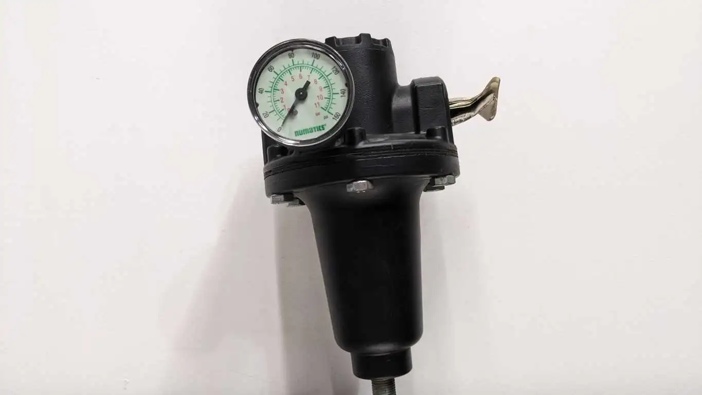 Numatics R50R-08 Pneumatic Air Regulator 0-125 PSIG 1 Inch - Image 7