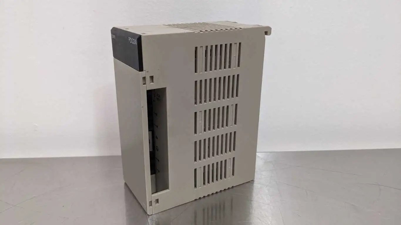 Omron C200HW-PD024 Power Supply Unit 24VDC - Image 4