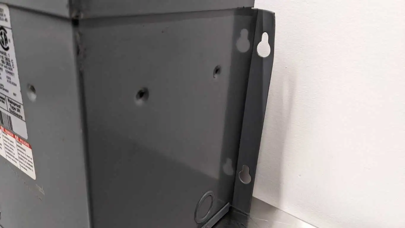 Square D 1.5S7F Transformer 1.5 KVA 208 to 240/120 VAC 1 PHASE RAINPROOF TYPE 3R - Image 3