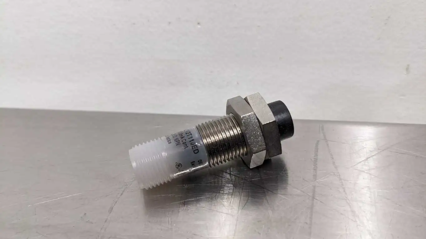 Eaton E57SAL12T110ED Inductive Proximity Sensor 12mm Tubular - Image 7