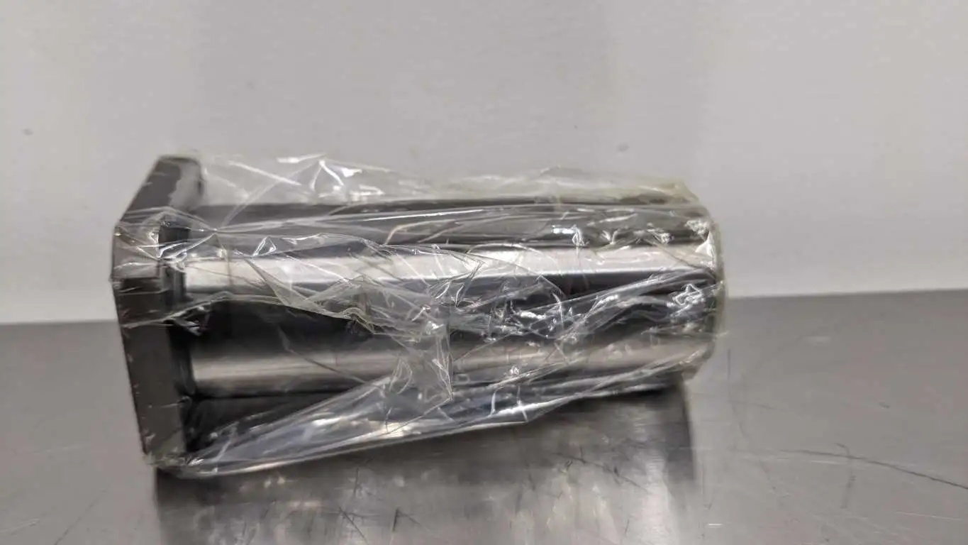 THK LMK25LUU Rectangular Flanged Linear Ball Bearing 25mm ID 40mm OD x 112mm Long - Image 4