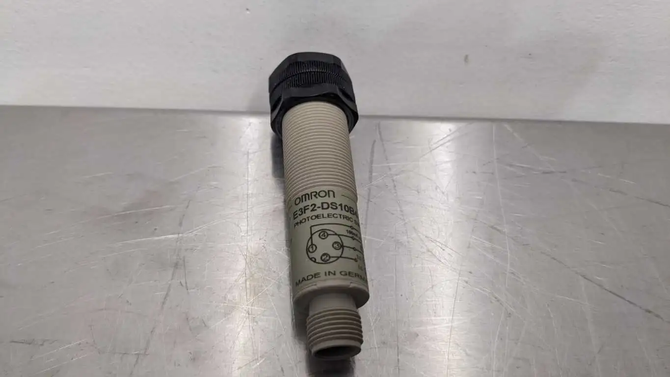 Omron E3F2-DS10B4-P1 Photoelectric Switch 10-30 VDC - Image 5