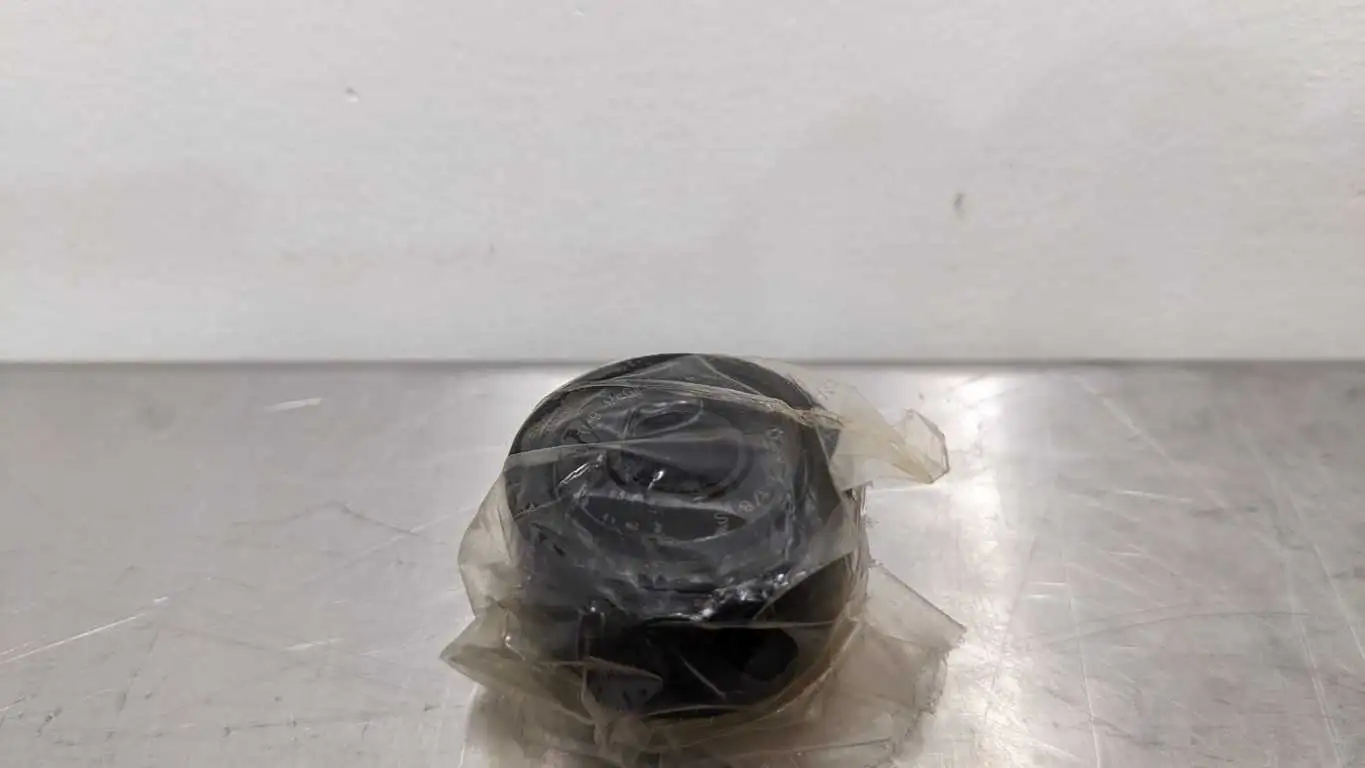 McGill CCYR 1 1/8 S Cam Yoke Roller Lubri-Disc New in Box - Image 2