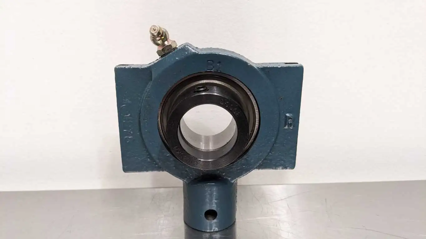 Dodge 131193 NSTU-SXV-104S Narrow Slot Take Up Ball Bearing 1 1/4" With Eccentric Locking - Image 2