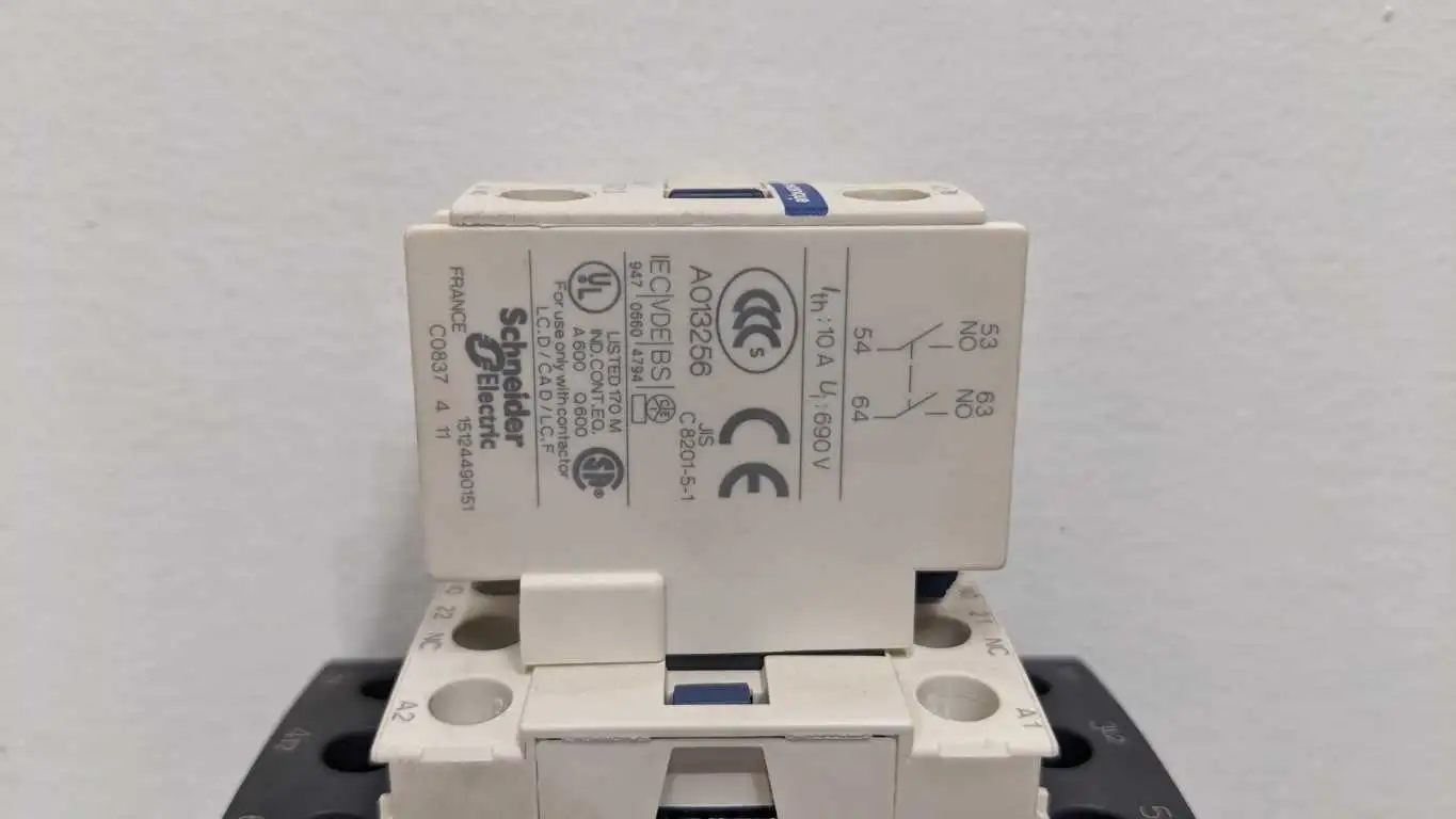 Telemecanique LC1D32G7 Motor Control Contactor LADN20 Contactor LAD4RCU Suppressor - Image 9