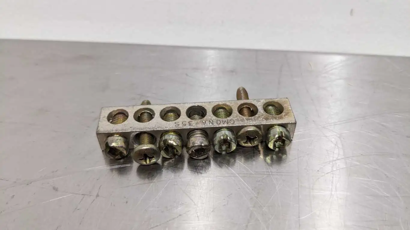 Schneider Electric CMCNA-35S Ground Bar 5 Lugs 4-14 CU AL - Image 3