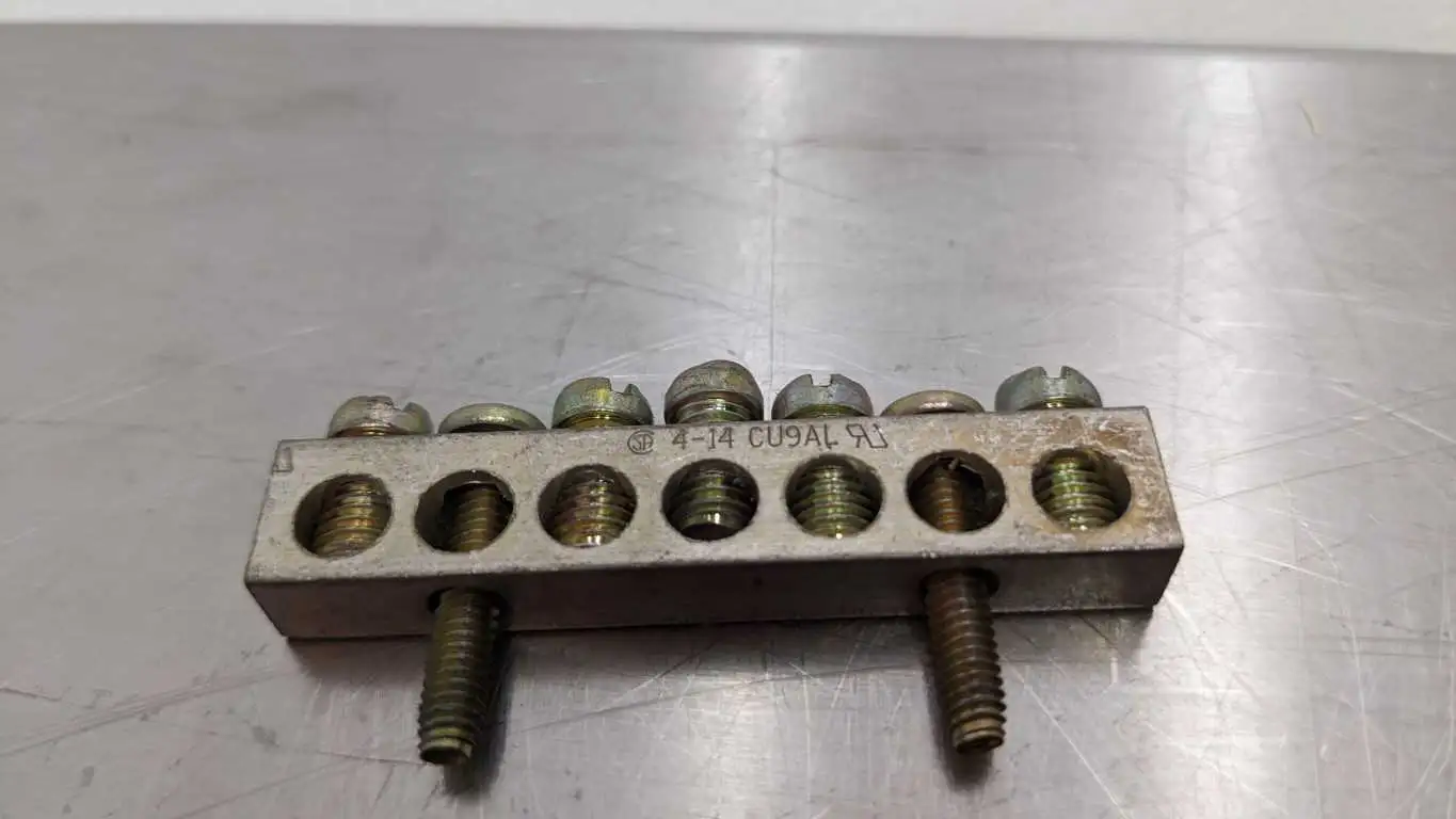 Schneider Electric CMCNA-35S Ground Bar 5 Lugs 4-14 CU AL - Image 4