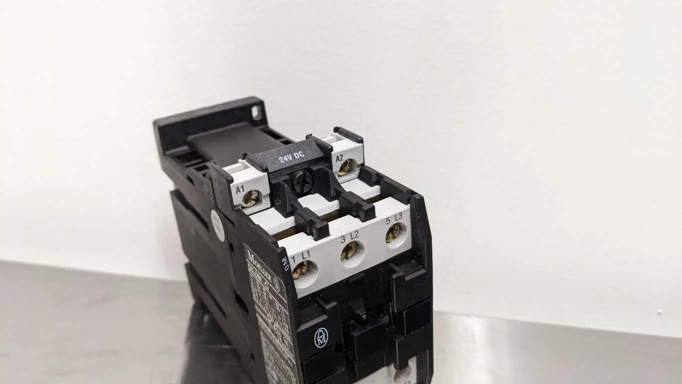 Moeller DIL0M-G Contactor 24VDC 35A 600VAC - Image 3