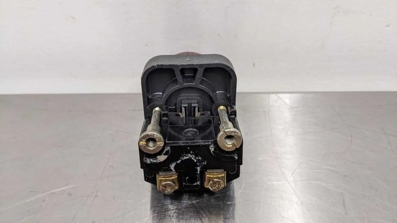 Allen-Bradley 800T-P16 Pilot Light Ser T Red - Image 4