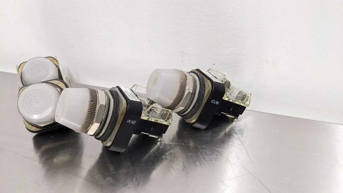 4 Pack Allen-Bradley 800T-Q10 Pilot Light Ser T White - Image 3