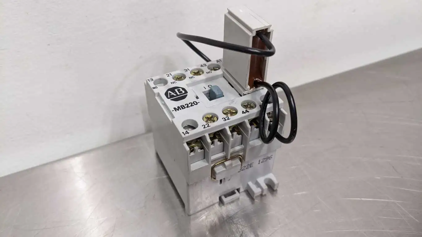 Allen-Bradley 700DC-MB220* Contact Relay 300VAC 199-MSMD1 12-250VDC Coil Ser A - Image 2