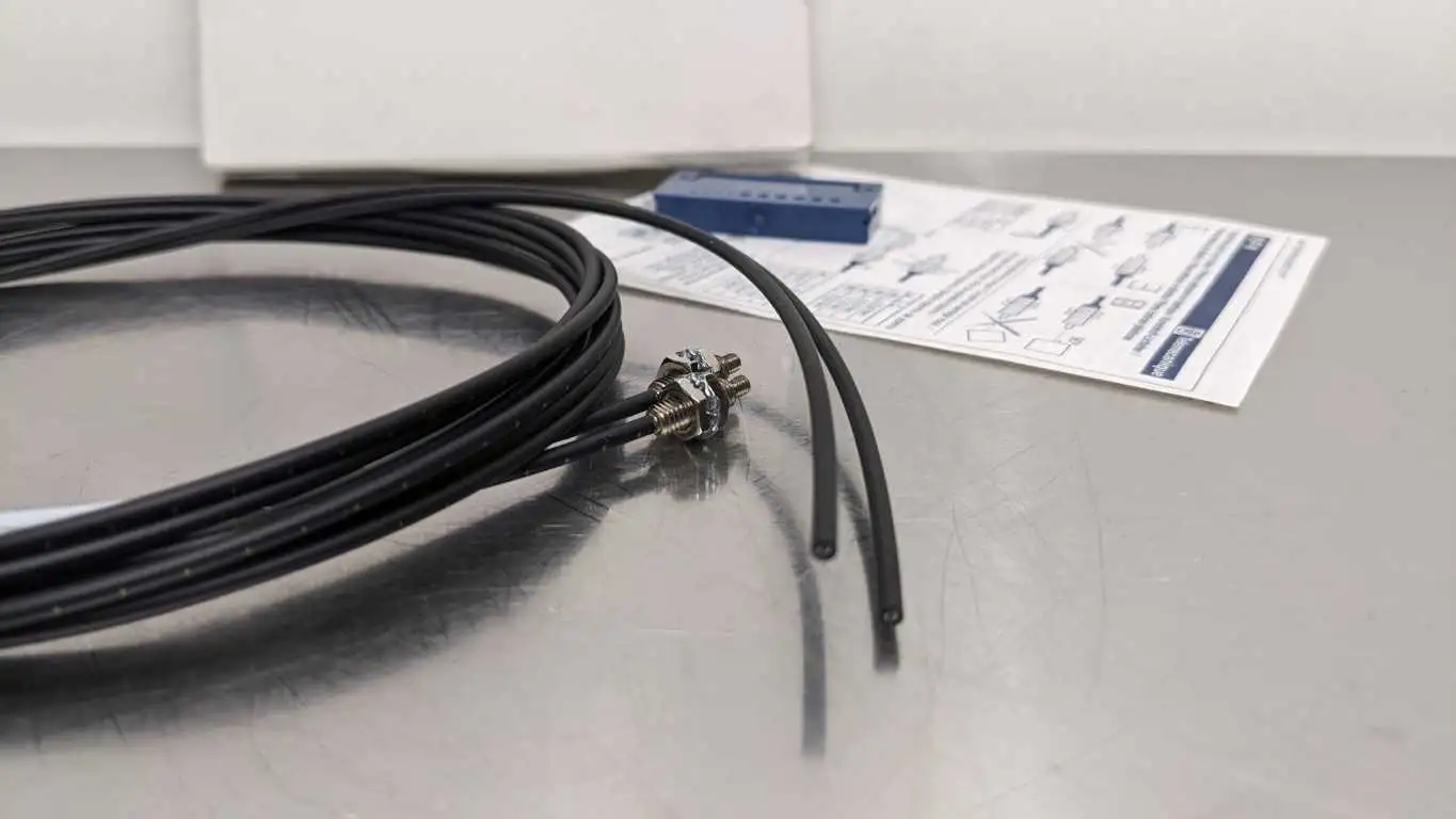 Telemecanique XUFN12301 Fiber Optic Light Guide - Image 3