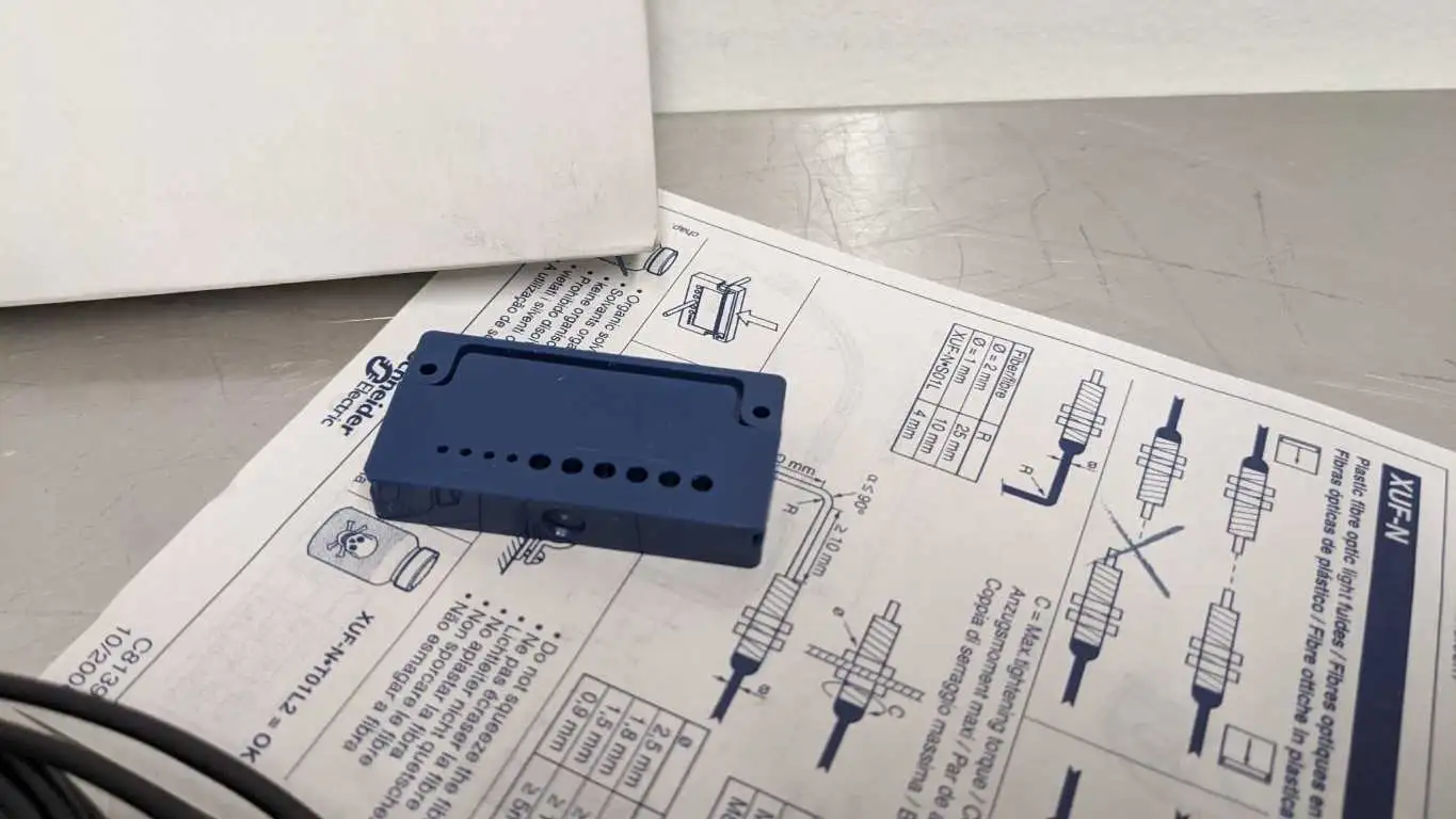 Telemecanique XUFN12301 Fiber Optic Light Guide - Image 4
