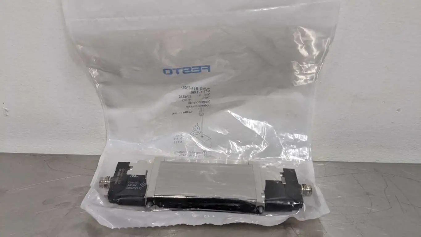 Festo VUVG-B14-T32C-AZT-F-1R8L Solenoid Valve 24VDC 574242 - Image 2