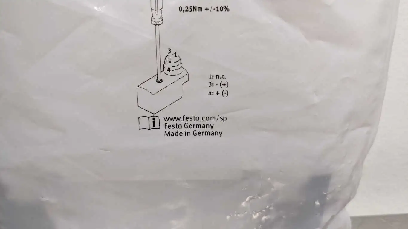 Festo VUVG-B14-T32C-AZT-F-1R8L Solenoid Valve 24VDC 574242 - Image 7
