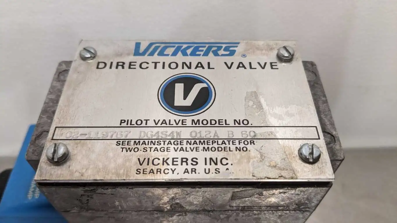 Vickers DG4S4W 012A B 60 Directional Control Valve Solenoid PN 868982 02-119767 - Image 3
