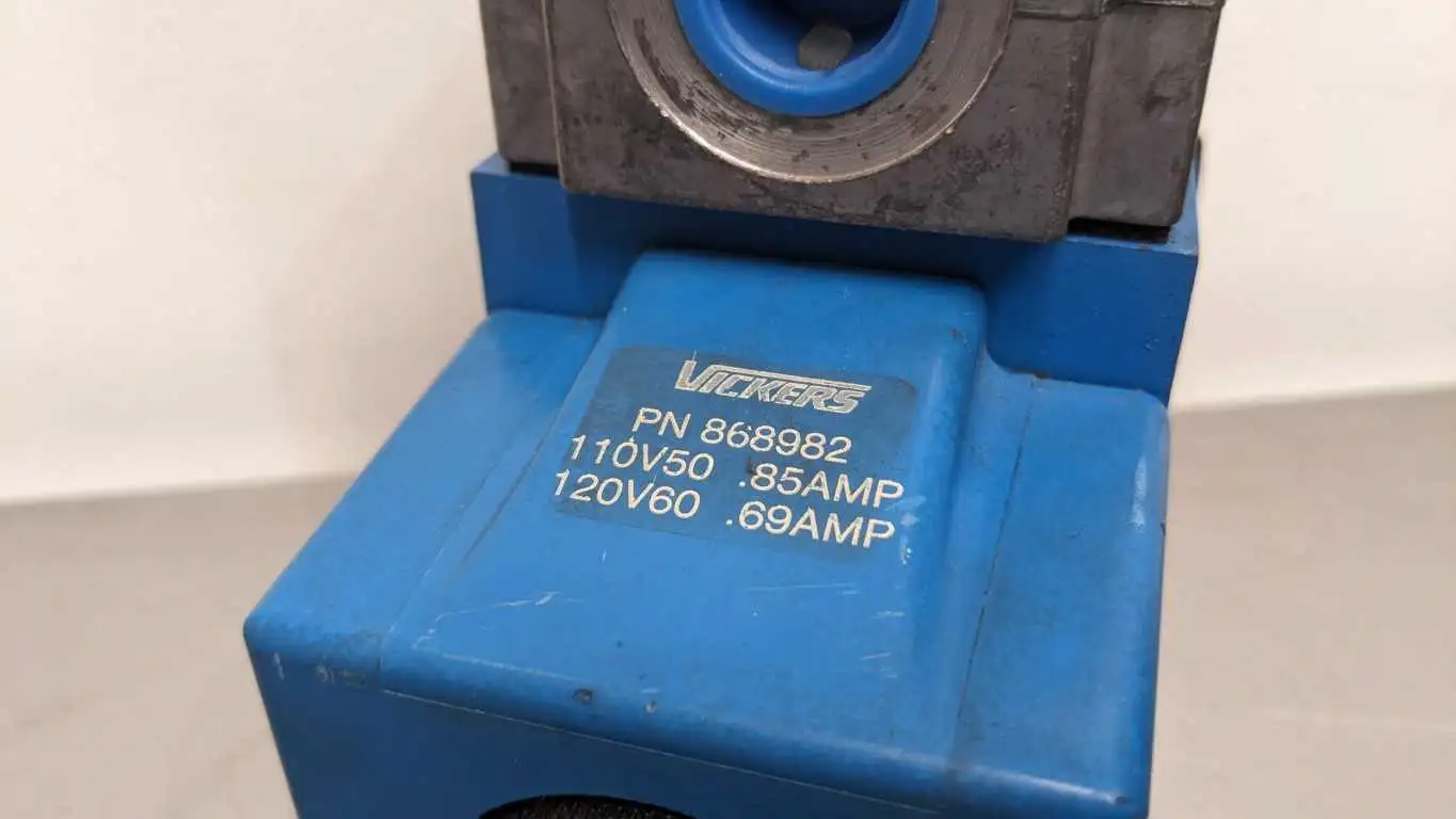 Vickers DG4S4W 012A B 60 Directional Control Valve Solenoid PN 868982 02-119767 - Image 5