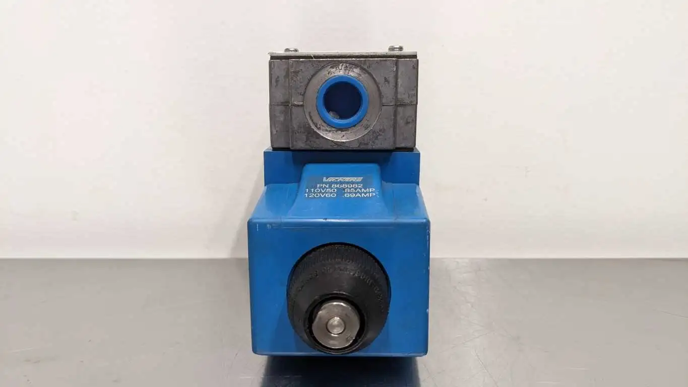 Vickers DG4S4W 012A B 60 Directional Control Valve Solenoid PN 868982 02-119767 - Image 9