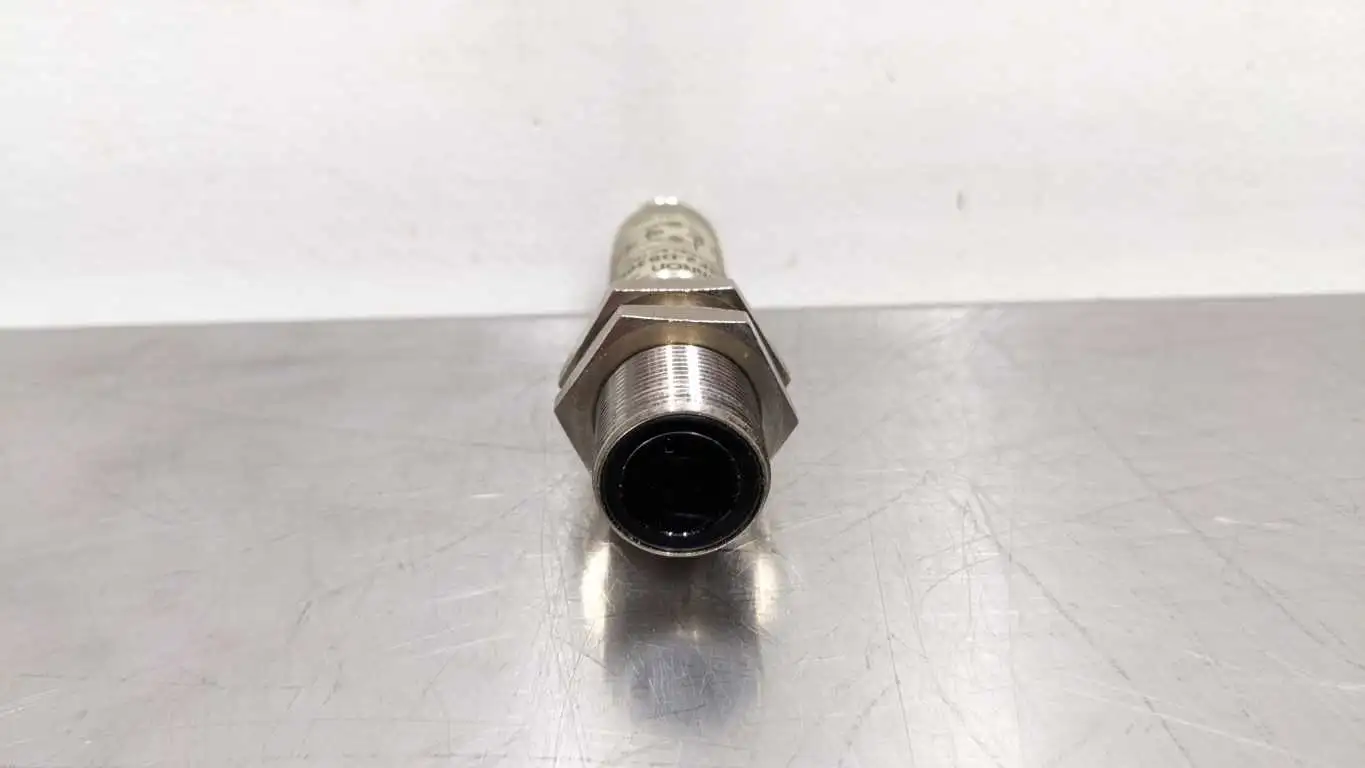 Omron E3F2-DS30C4-M1-M Photoelectric Switch 300mm 10-30VDC - Image 2