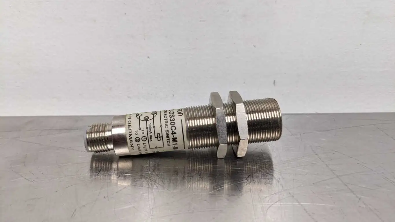 Omron E3F2-DS30C4-M1-M Photoelectric Switch 300mm 10-30VDC - Image 3