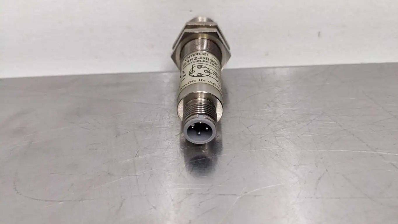 Omron E3F2-DS30C4-M1-M Photoelectric Switch 300mm 10-30VDC - Image 4