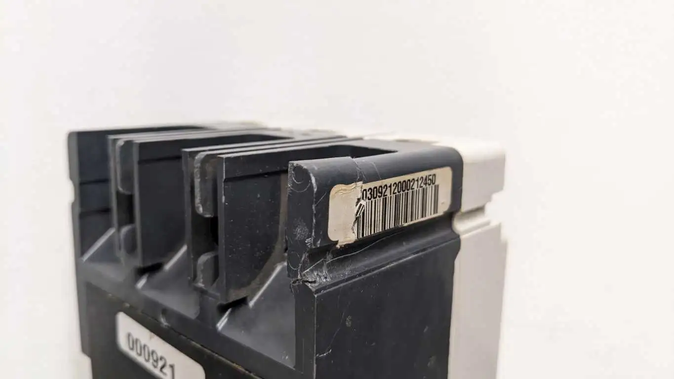 Cutler-Hammer EHD3060 Circuit Breaker EHD 14k 3 Pole 480VAC 250VDC - Image 4