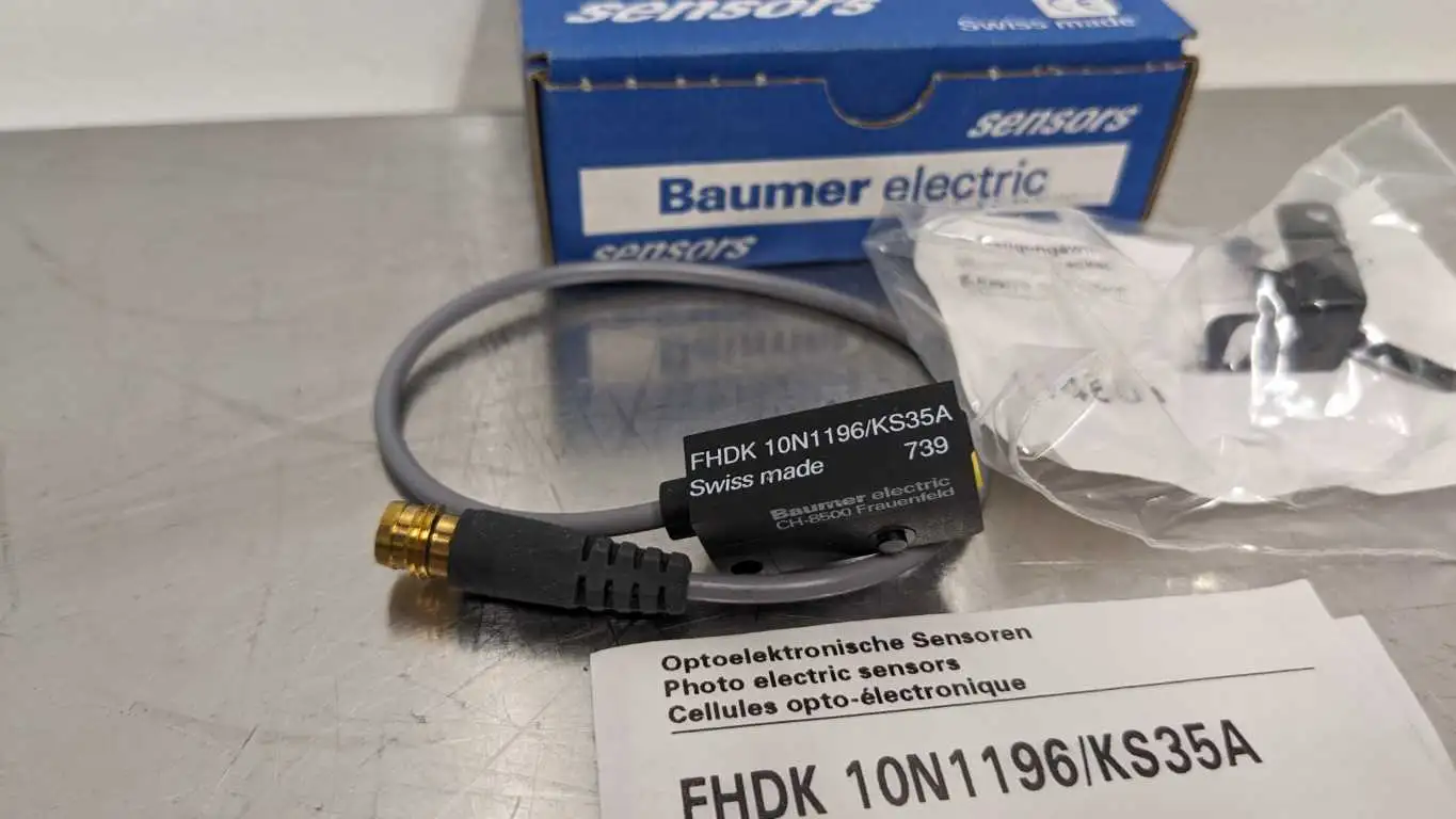 Baumer FHDK 10N1196/KS35A Photo Electric Sensor Adjustable Switching Distance CH-8500 - Image 2